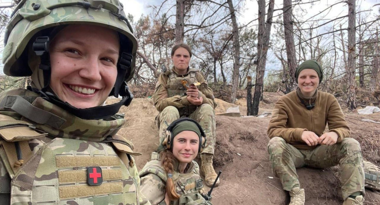 Mujeres soldado ucraniana. Foto: EFE.