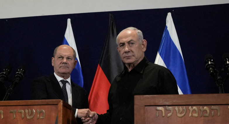 Netanyahu junto a Scholz. Foto: Reuters.