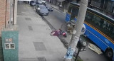 Colectivo embistió a un carrito de cartonero y una anciana terminó herida. Foto: NA.