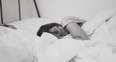Activating the brain with certain sounds during deep sleep improves heart functioning.  Photo: Unsplash