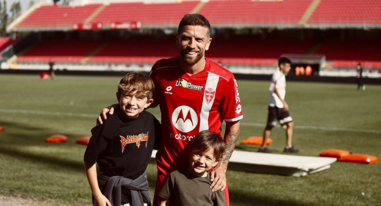 El "Papu" Gómez junto a sus hijos en AC Monza. Foto: Instagram @papugomez_official.