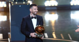 Lionel Messi con su octavo Balón de Oro. Foto: X @ballondor