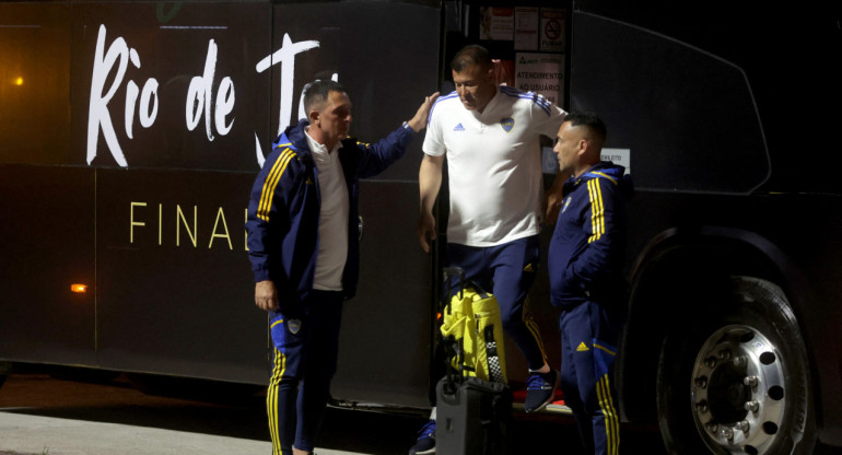 Jorge Almirón en su llegada  a Río de Janeiro. Foto: Reuters