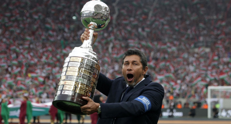 El Patrón Bermúdez con la Copa Libertadores. Foto: Reuters