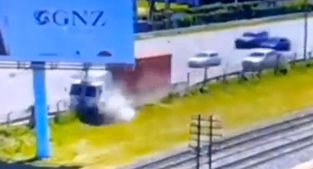 Camión fuera de control en la Lugones. Foto: Captura de video.