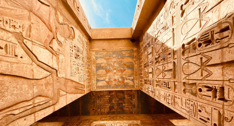 Inscripciones en las tumbas del antiguo Egipto. Foto: Unsplash