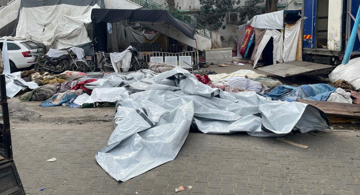 Patio del hospital Al Shifa de Gaza. Foto: Reuters.