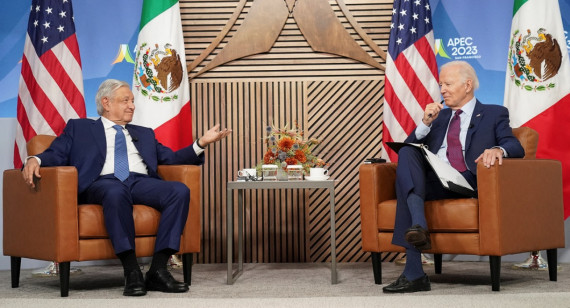 Andrés Manuel López Obrador y Joe Biden en el APEC. Foto: Reuters.