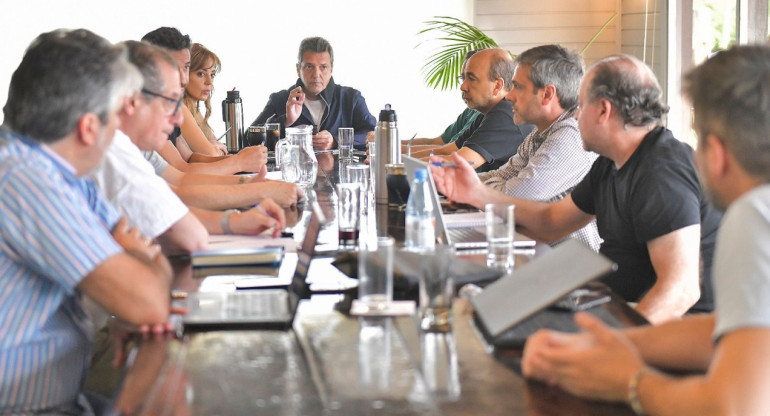 Sergio Massa junto a su equipo económico. Foto: Presidencia de la Nación