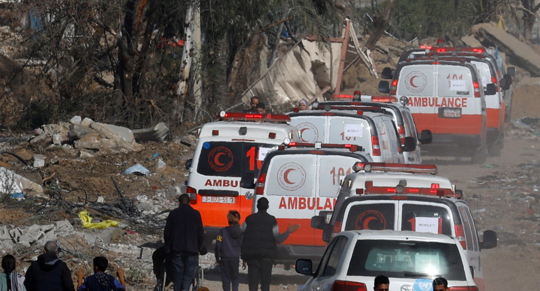Durante la tregua: ambulancias se dirige hacia el norte de Gaza _Reuters