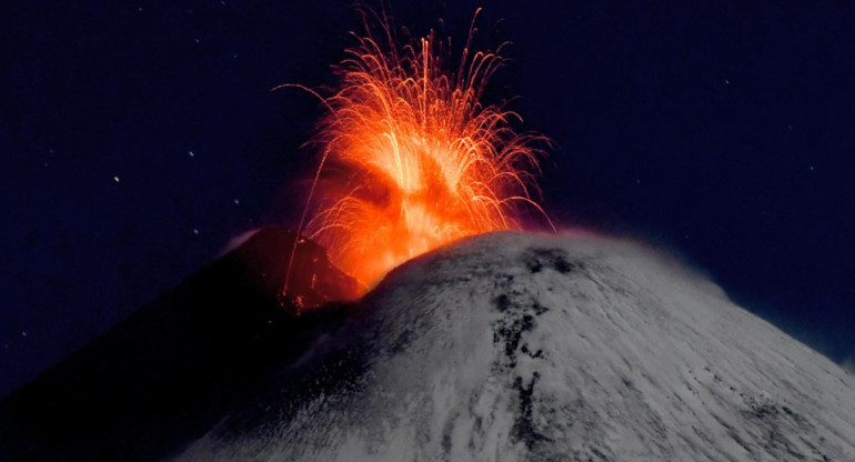 Explosión del volcán Etna. Foto: EFE