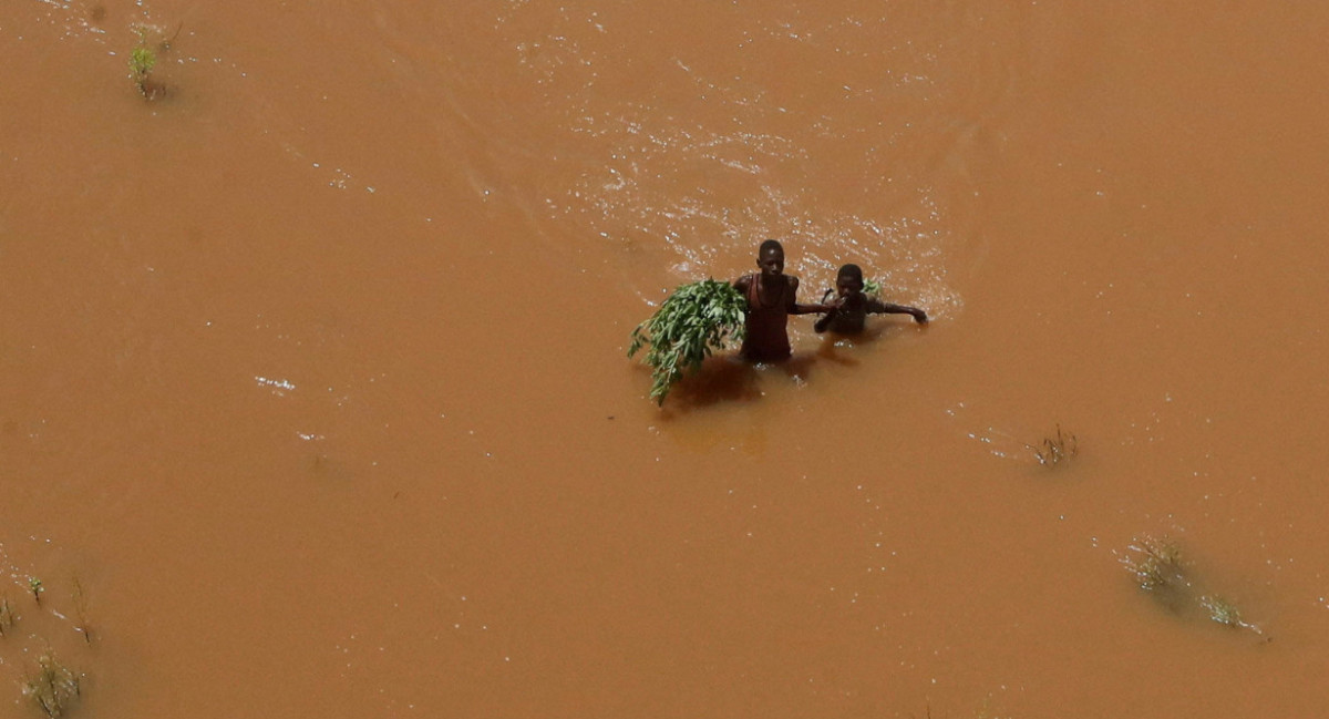 Sube a 160 el número de muertos por las inundaciones causadas en Kenia por El Niño. Reuters