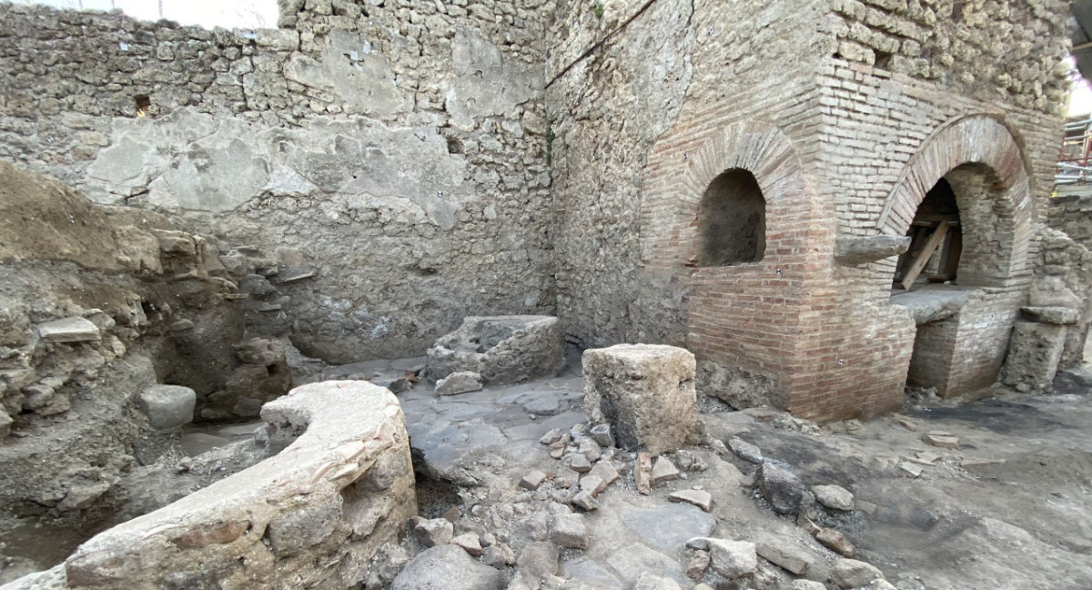 Descubrimiento arqueológico en Pompeya. Foto: X @pompeii_sites