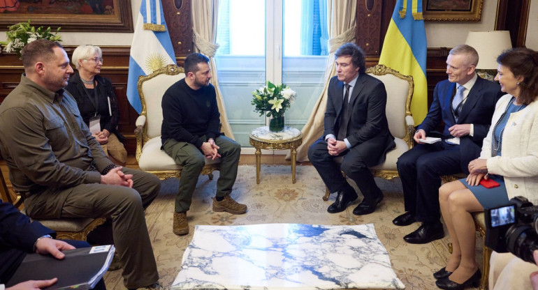 La reunión de Javier Milei con Volodimir Zelenski. Foto: NA.