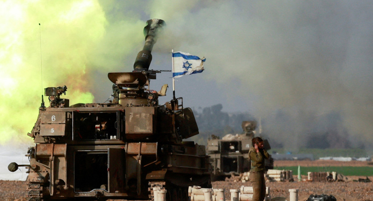 Una unidad de artillería israelí opera cerca de la frontera con Gaza . Reuters