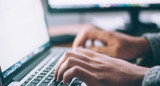 Computadoras, gente trabajando, oficina, Unsplash