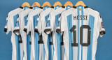 Camisetas de Messi del Mundial de Qatar subastadas en Nueva York. Foto: EFE.