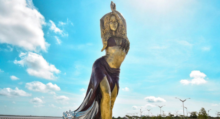 Shakira, estatua. Foto: Instagram.