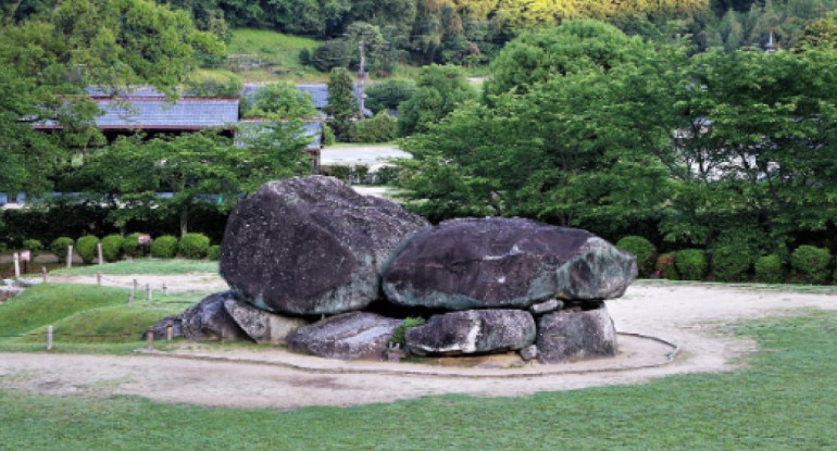 Kofun, los túmulos funerarios históricos de Japón. Foto: Instagram.
