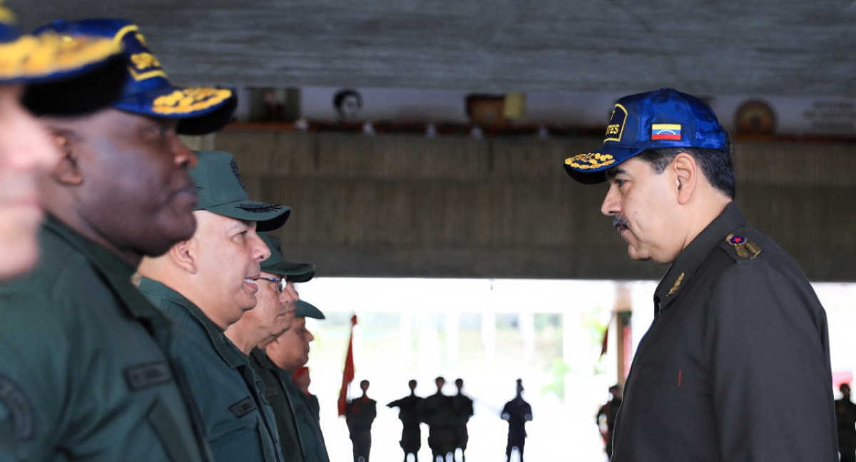 Nicolás Maduro visitó al personal militar en el Ministerio de Defensa. Foto: Reuters.