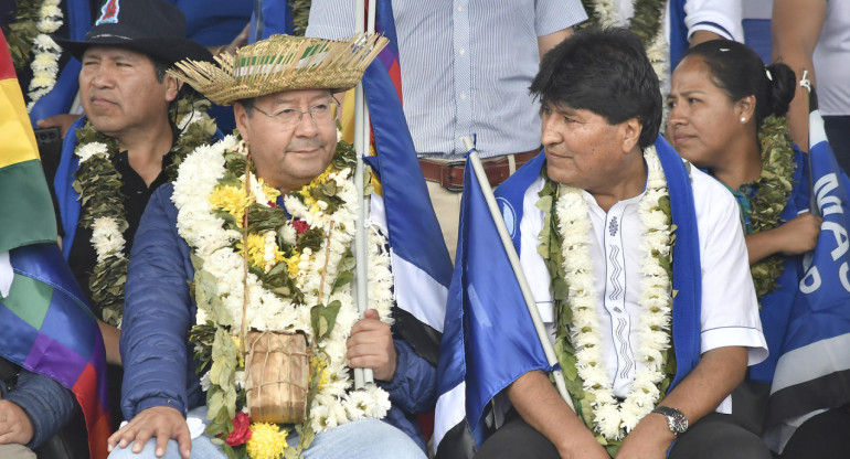 Luis Arce y Evo Morales. Foto: EFE.