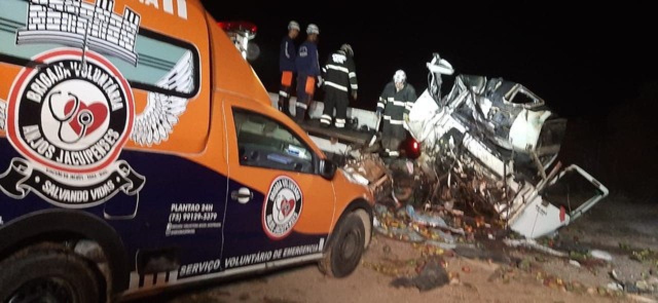 Trágico Accidente En Brasil: Chocaron Un Autobús Y Un Camión Y Hay Más ...