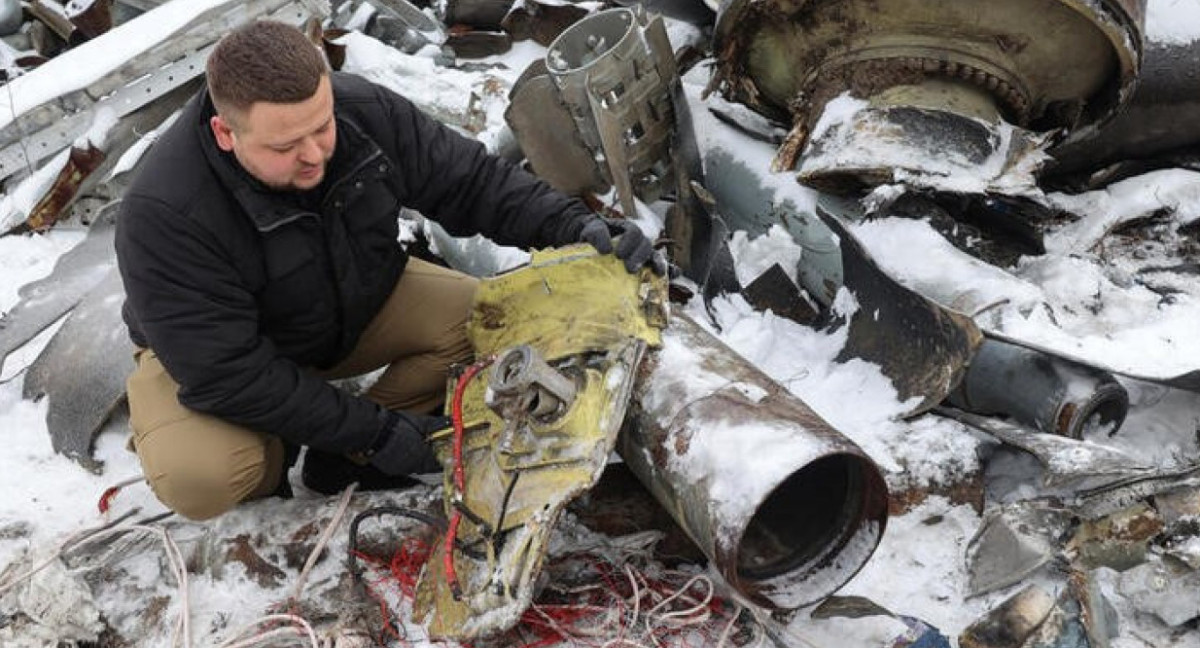Ucrania muestra evidencias de que Rusia disparó un misil norcoreano contra Járkov. Foto: Reuters