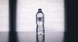 Agua embotellada. Foto: Unsplash.