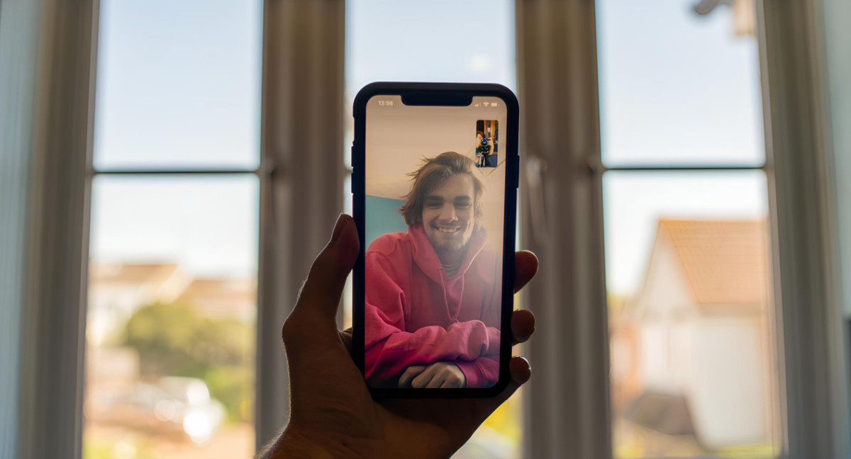 Videollamadas en WhatsApp. Foto: Unsplash.