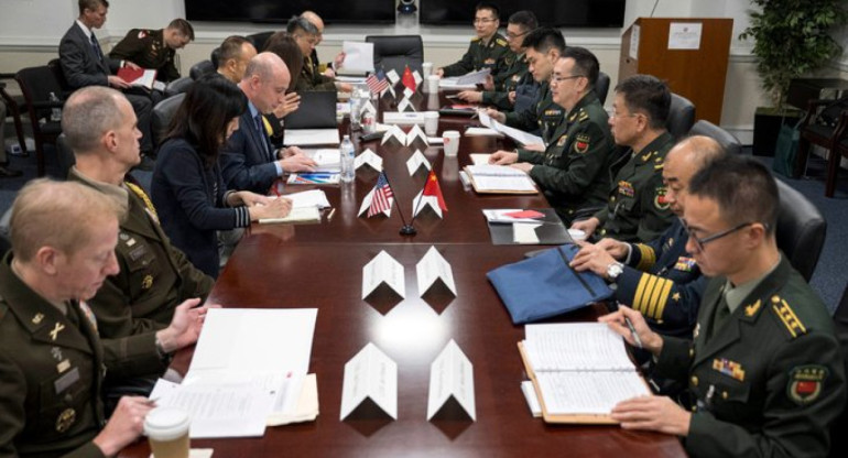 Reunión militar entre China y Estados Unidos. Foto: X.