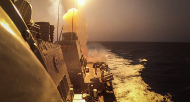 USS Carney, el destructor de la Armada de Estados Unidos en el mar Rojo. Foto: Reuters.