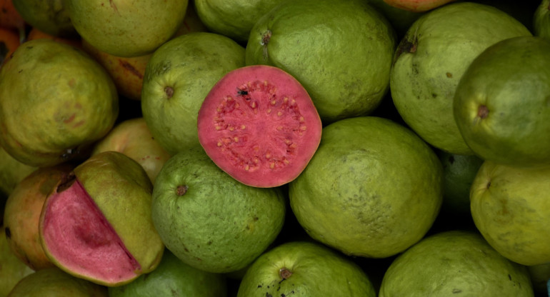 Guayaba, fruta, vitamina C. Foto: Unsplash