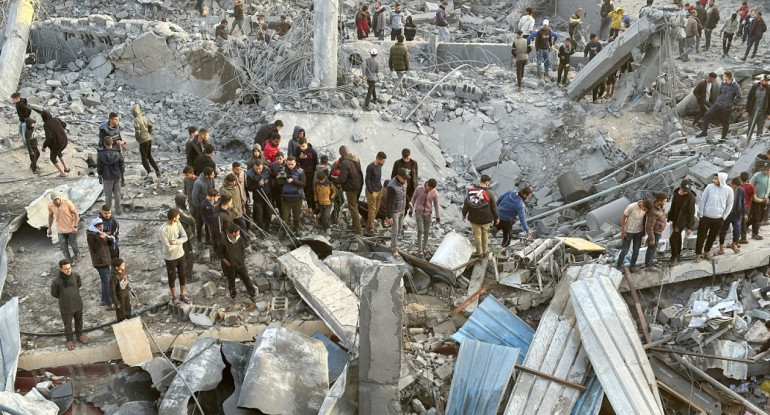 Avance israelí en Jan Yunis. Foto: Reuters.