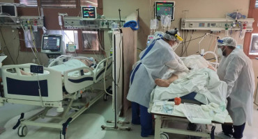 Aumento de casos de COVID-19 en salas de terapia intensiva. Foto: NA.