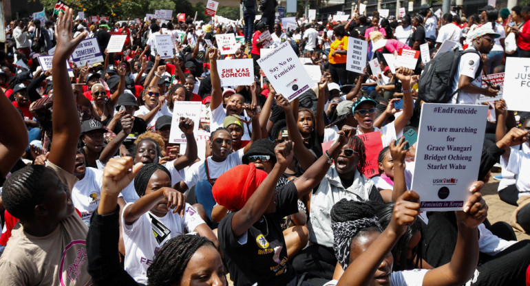 Marcha en Kenia contra la violencia de género y los femicidios. Foto: REUTERS.