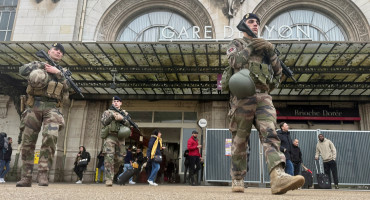 Ataque en la estación Lyon de París. Foto: Reuters.