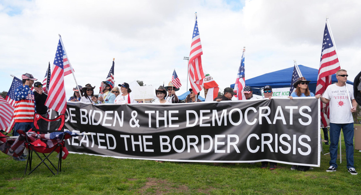 Manifestaciones en EEUU contra la migración indocumentada. Foto: EFE