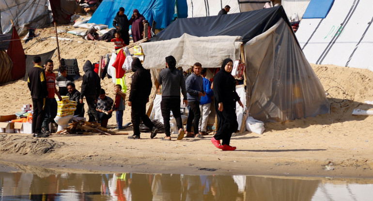 Refugiados palestinos en Rafah. Foto: Reuters