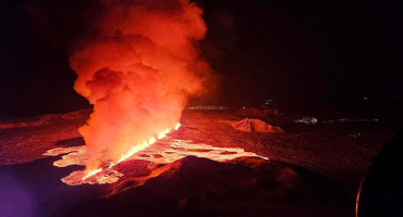 Erupción volcánica en la península de Reykjanes, Islandia. Foto: Reuters.