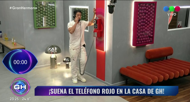 Llamado al teléfono rojo en Gran Hermano que atendió Martín. Foto: Captura de video.