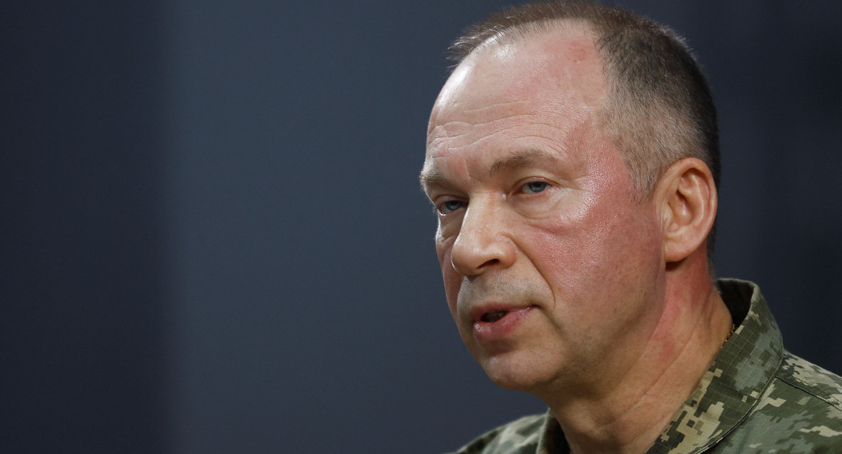 El coronel general Oleksandr Syrskyi, comandante de las fuerzas terrestres ucranianas, asiste a una entrevista con Reuters
