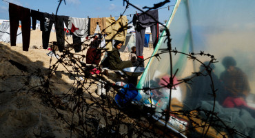Desplazados en la ciudad de Rafah. Foto: Reuters.