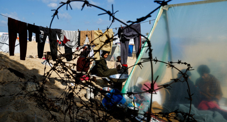 Desplazados en la ciudad de Rafah. Foto: Reuters.