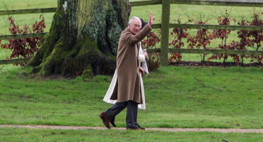 King Charles III's first departure after being diagnosed with cancer.  Photo: Reuters.