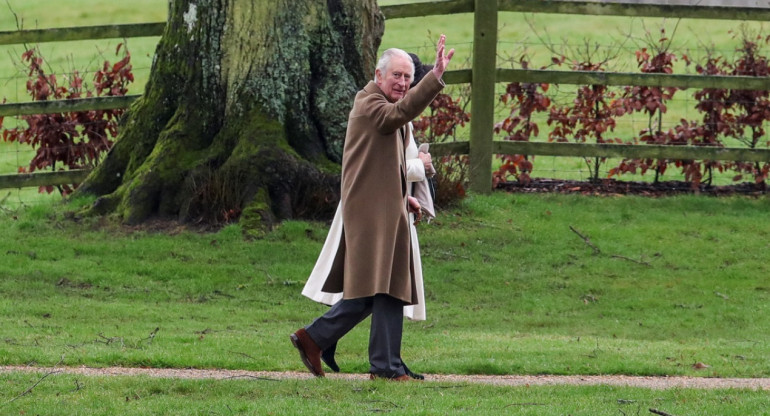 Primera salida del rey Carlos III tras ser diagnosticado con cáncer. Foto: Reuters.
