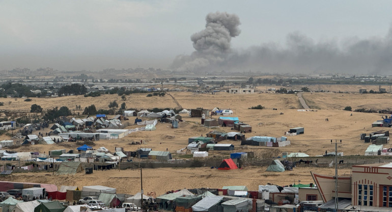 Avance de artillería israelí en Rafah. Foto: Reuters.