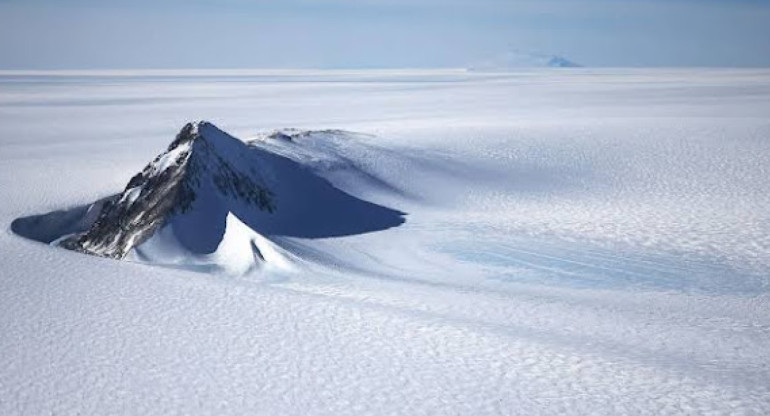 Pirámide Antártida. Foto: Google Maps