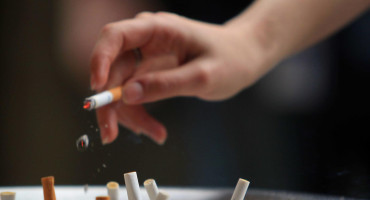 Cigarrillos, salud. Foto: EFE