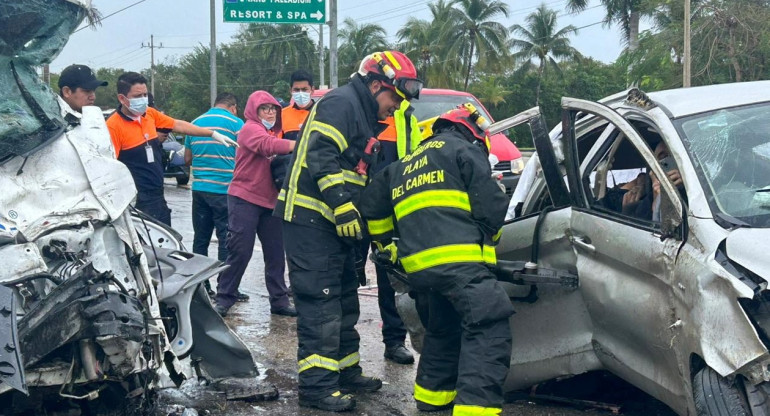 Cinco argentinos murieron como saldo de un accidente en México. NA
