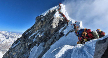 Alpinistas en el Monte Everest. Foto: NA.
